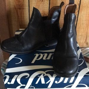 Ladies Lucky Black Bootie size 8.5